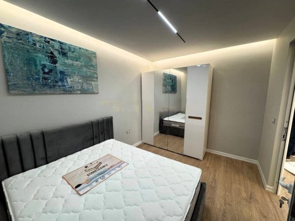 Tirane, shitet apartament 1+1 Kati 4, 51 m² 125.000 € (RRUGA E BARRIKADAVE)