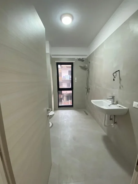 Tirane, jepet me qera zyre Kati 3, 66 m² 750 € (Myslym Shyri)