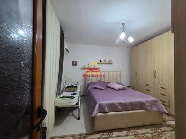 Vlore, jepet me qera shtepi 2+1+Ballkon Kati 0, 110 m² 500 € (Kuzum Baba)