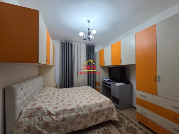 Vlore, jepet me qera shtepi 2+1+Ballkon Kati 0, 110 m² 500 € (Kuzum Baba)