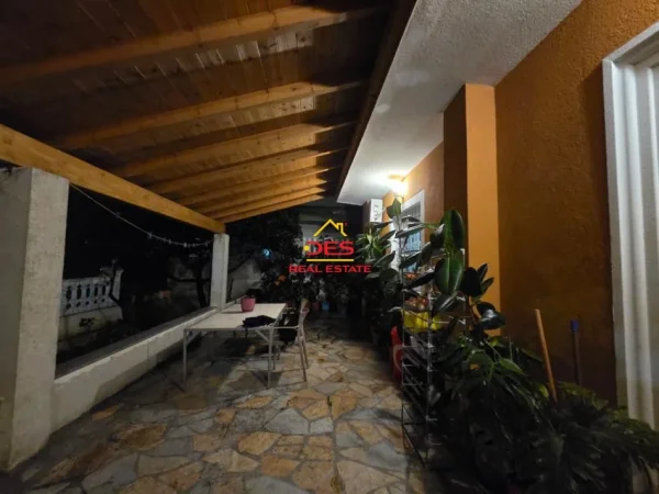 Vlore, jepet me qera shtepi 2+1+Ballkon Kati 0, 110 m² 500 € (Kuzum Baba)