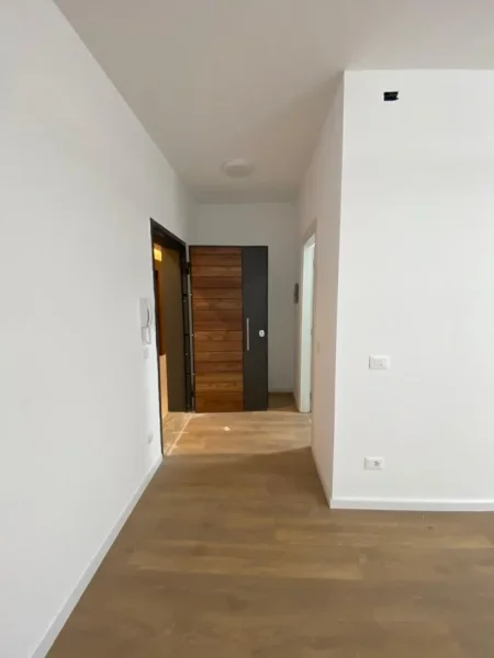 Tirane, jepet me qera zyre Kati 3, 78 m² 750 € (Myslym Shyri)