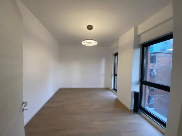 Tirane, jepet me qera zyre Kati 3, 78 m² 750 € (Myslym Shyri)