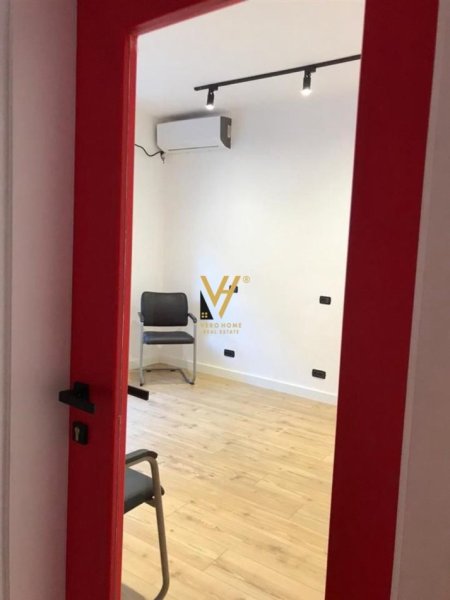 Tirane, jepet me qera zyre Kati 2, 110 m² 900 € (RRUGA E DURRESIT)