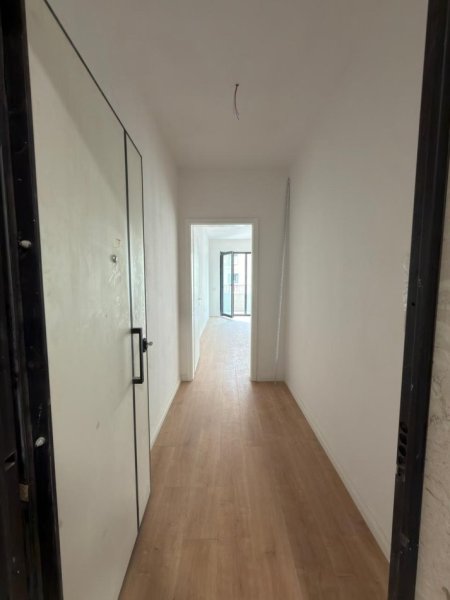 Tirane, shitet apartament 1+1+Ballkon Kati 3, 78 m² 182.500 € (Liqeni i Thate)
