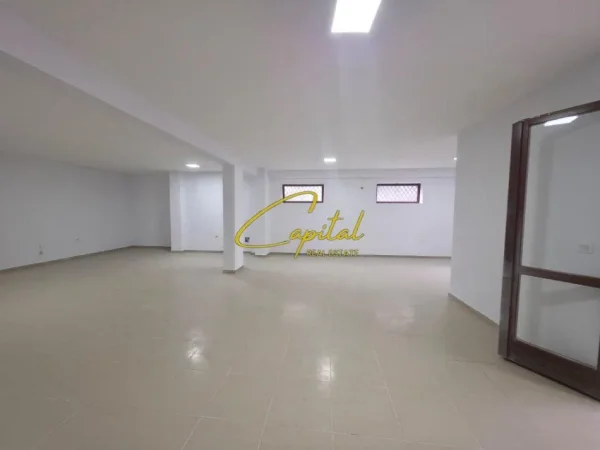 Tirane, jepet me qera ambjent biznesi Kati 0, 90 m² 900 € (KOPSHTI BOTANIK)