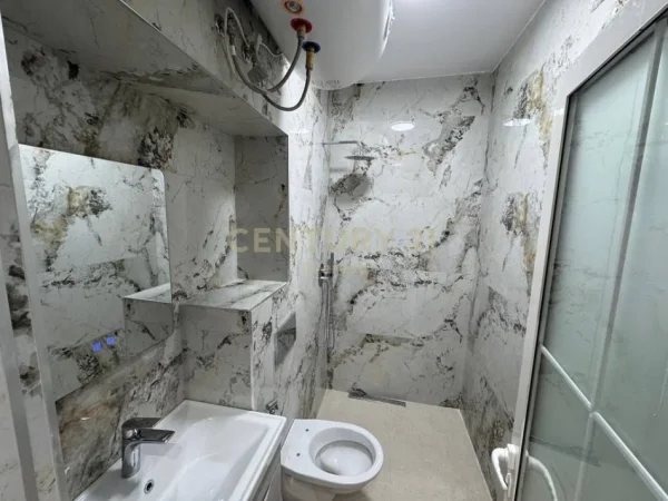 Tirane, shitet garsonier 1+1 Kati 4, 40 m² 110.000 € (Barrikada)
