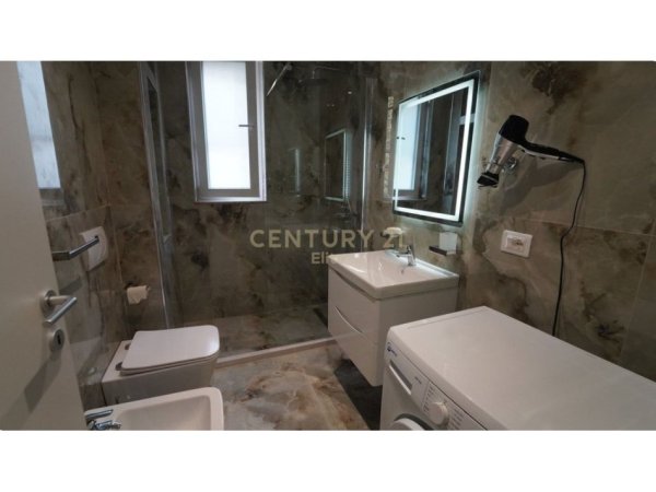 Tirane, jepet me qera apartament 1+1 Kati 2, 46 m² 600 € (Rr. e Dibres)