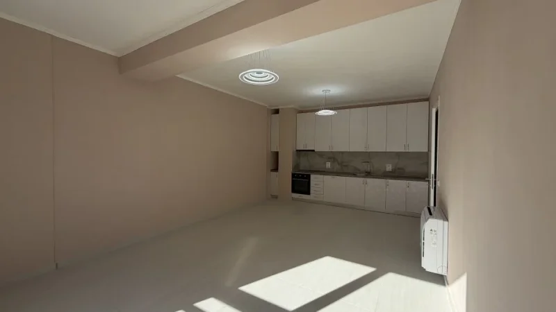 Tirane, jepet me qera apartament 2+1+Ballkon Kati 4, 113 m² 500 € (Rruga Filip Jano)