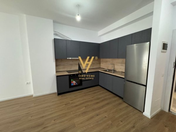 Tirane, jepet me qera apartament 1+1+Ballkon Kati 5, 70 m² 350 € (ALI DEMI)