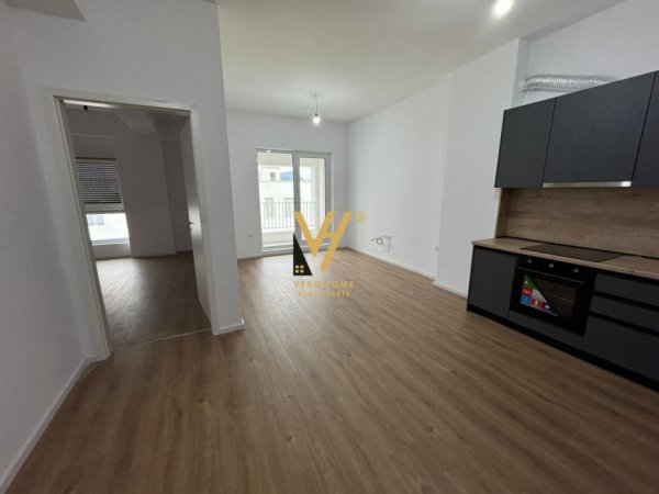 Tirane, jepet me qera apartament 1+1+Ballkon Kati 5, 70 m² 350 € (ALI DEMI)