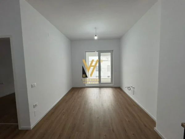 Tirane, jepet me qera apartament 1+1+Ballkon Kati 5, 70 m² 350 € (ALI DEMI)