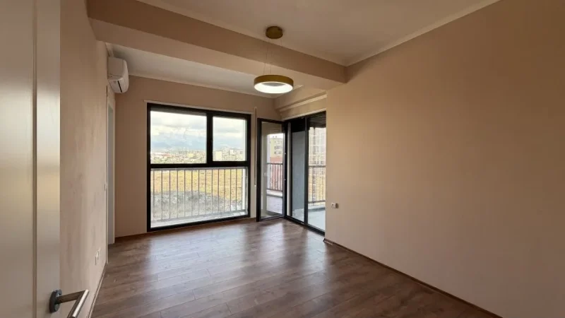 Tirane, jepet me qera apartament 2+1+Ballkon Kati 4, 113 m² 500 € (Rruga Filip Jano)