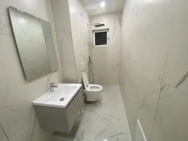 Tirane, shitet apartament 1+1 , 73 m² 178.000 € (komuna parisit)