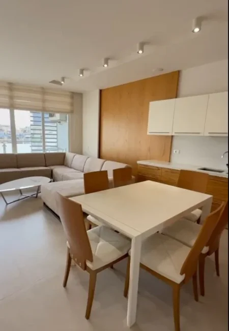 Tirane, shitet apartament 2+1+Ballkon Kati 7, 117 m² (Kompleksi KIKA 2)