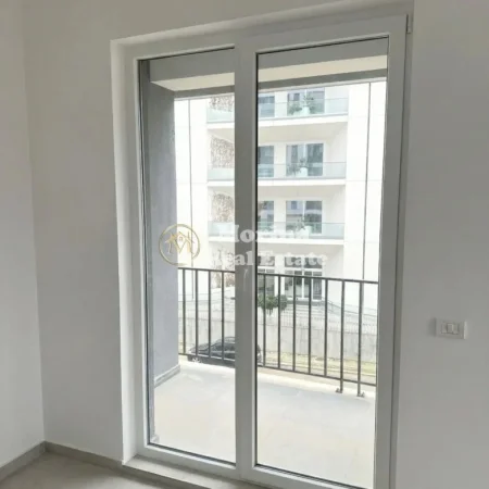 Tirane, jepet me qera apartament 2+1 Kati 3, 86 m² 400 € (Medrese)