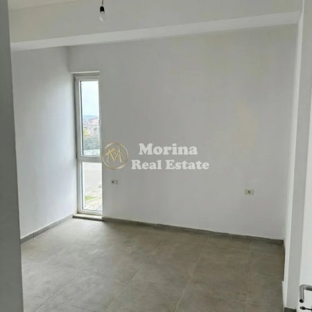 Tirane, jepet me qera apartament 2+1 Kati 3, 86 m² 400 € (Medrese)