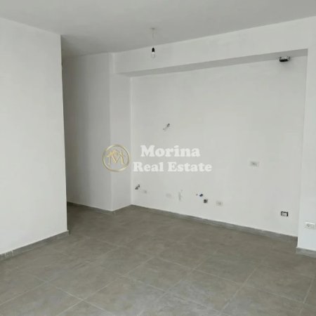 Tirane, jepet me qera apartament 2+1 Kati 3, 86 m² 400 € (Medrese)