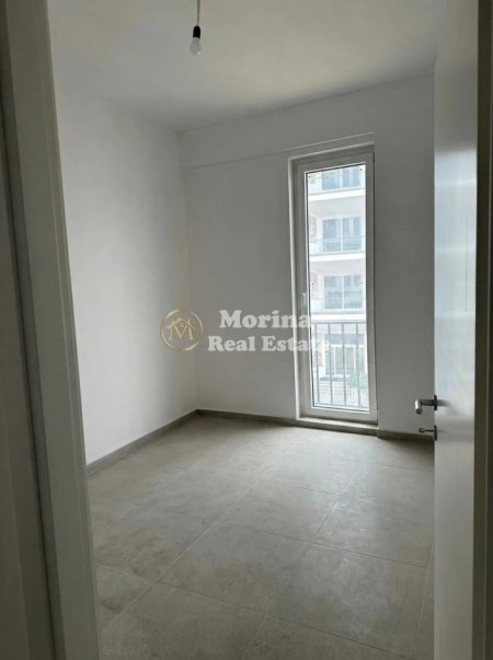 Tirane, jepet me qera apartament 2+1 Kati 3, 86 m² 400 € (Medrese)