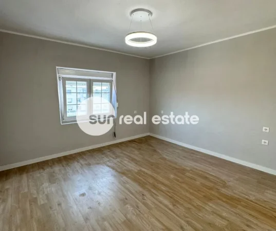 Shkoder, shitet apartament 1+1+Ballkon Kati 5, 58 m² (XHABIJE)