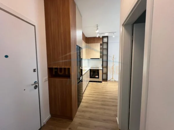 Tirane, jepet me qera apartament 1+1 Kati 3, 54 m² 415 € (FRESKU)