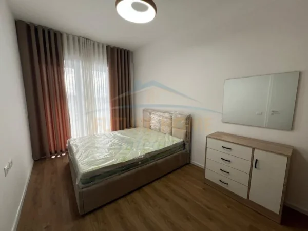 Tirane, jepet me qera apartament 1+1 Kati 3, 54 m² 415 € (FRESKU)