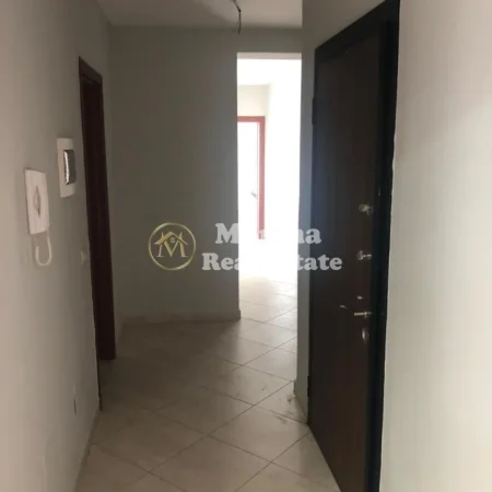 Tirane, jepet me qera ambjent biznesi Kati 7, 107 m² 600 € (Rruga Jordan Misja)