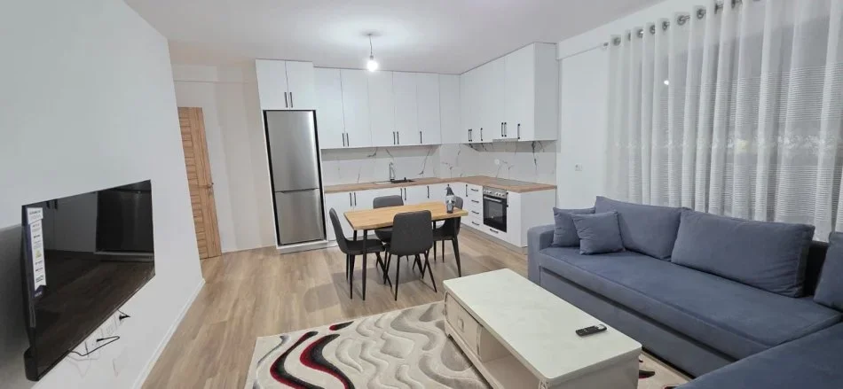 JEPET SUPER APARTAMENT 2+1, ME QIRA NË RRUGËN 5 MAJI, 600 €URO
