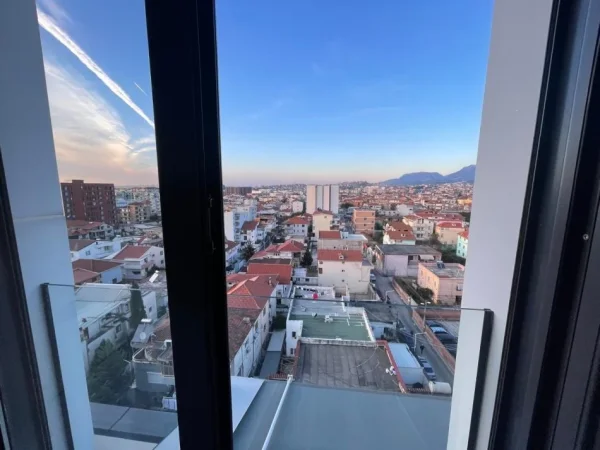 Tirane, jepet me qera apartament 1+1+Ballkon Kati 7, 55 m² 550 € (Fakulteti i mjeksise)