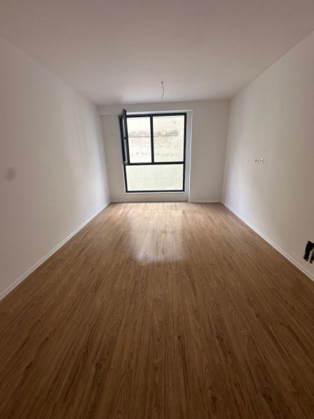 Tirane, jepet me qera zyre Kati 1, 68 m² 550 € 