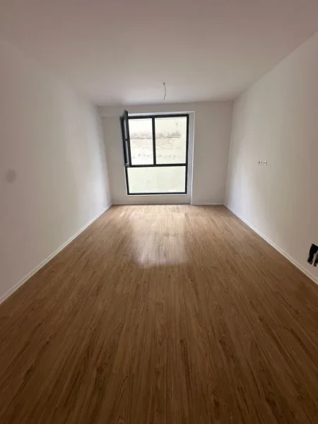 Tirane, jepet me qera zyre Kati 1, 68 m² 550 € 