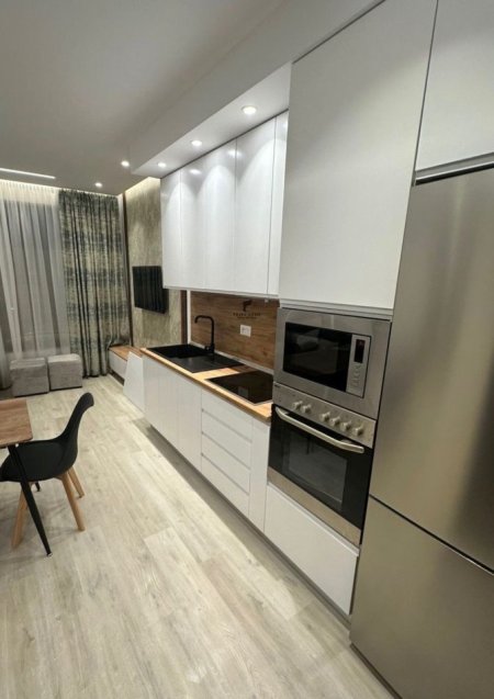 Tirane, jepet me qera apartament 1+1 Kati 1, 60 m² 650 € (ZOGU ZI)