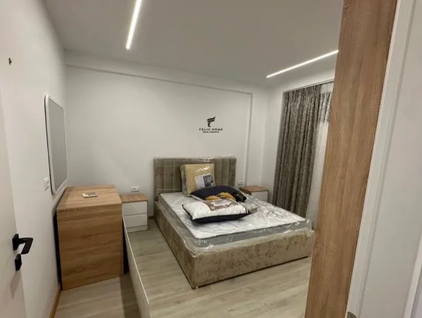 Tirane, jepet me qera apartament 1+1 Kati 1, 60 m² 650 € (ZOGU ZI)