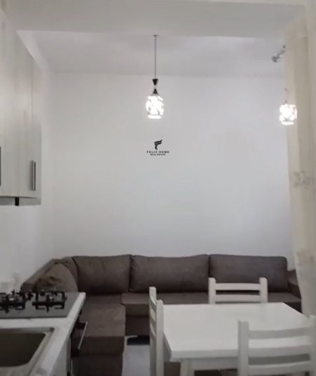 Tirane, jepet me qera apartament 1+1 Kati 3, 50 m² 350 € (ALI DEMI)
