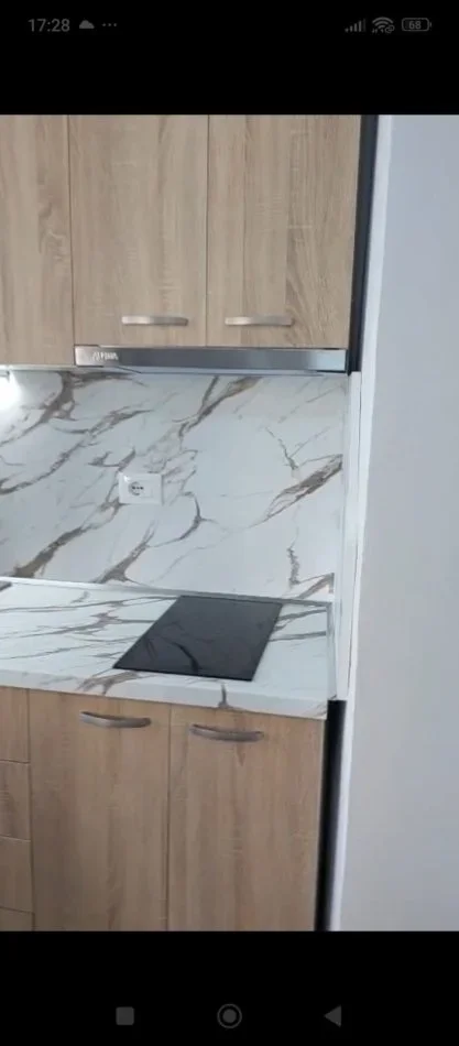 JEPET ME QIRA APARTAMENT 1+1 TEK RRUGA BARDHYL  AFER ME BRRYLIN ,  500 €URO