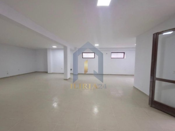 Super Mundesi Investimi !!! Shitet ambient biznesi , pranë Kopshtit Botanik