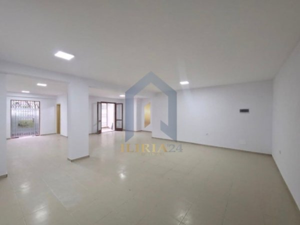 Super Mundesi Investimi !!! Shitet ambient biznesi , pranë Kopshtit Botanik