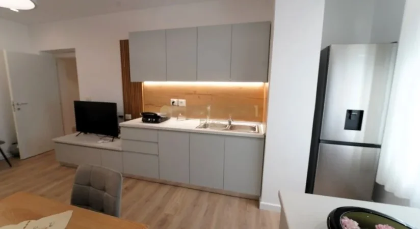 Tirane, jepet me qera apartament 1+1 Kati 2, 46 m² 600 € (RRUGA E DIBRES)