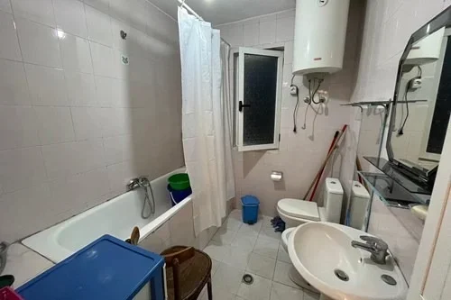 Tirane, jepet me qera apartament 1+1 Kati 5, 50 m² 450 € (Rruga Ali Demi)