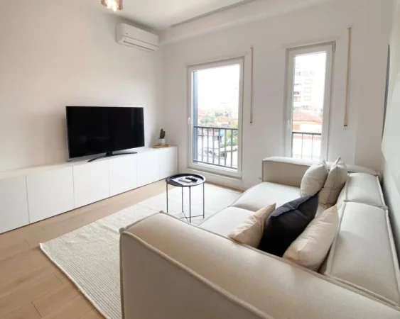 Tirane, jepet me qera apartament 1+1 Kati 1, 65 m² 900 € (Rruga Panorama)