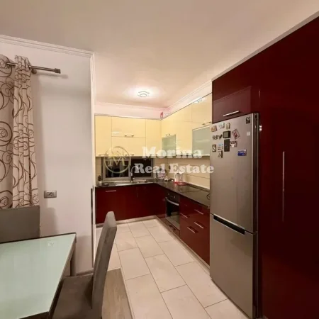 Tirane, jepet me qera apartament 2+1 Kati 4, 100 m² 600 € (Rruga e Dibres)