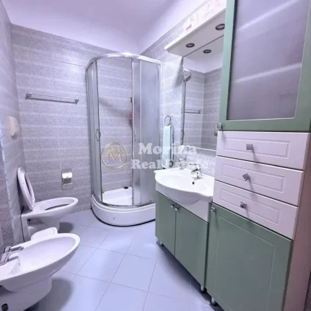 Tirane, jepet me qera apartament 2+1 Kati 4, 100 m² 600 € (Rruga e Dibres)