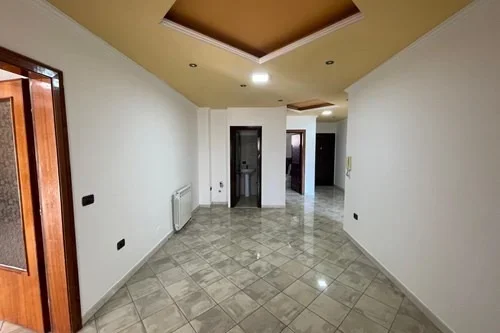 jepet me qera apartament 3+1+Ballkon , 150 m² 550 € (Rruga Budi)