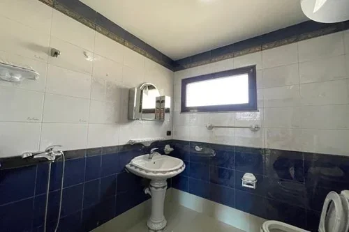 jepet me qera apartament 3+1+Ballkon , 150 m² 550 € (Rruga Budi)