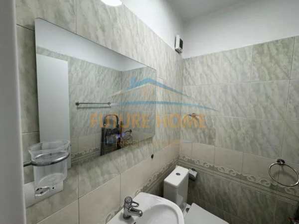 Tirane, jepet me qera zyre Kati 9, 128 m² 1.400 € (ISH EKSPOZITA)