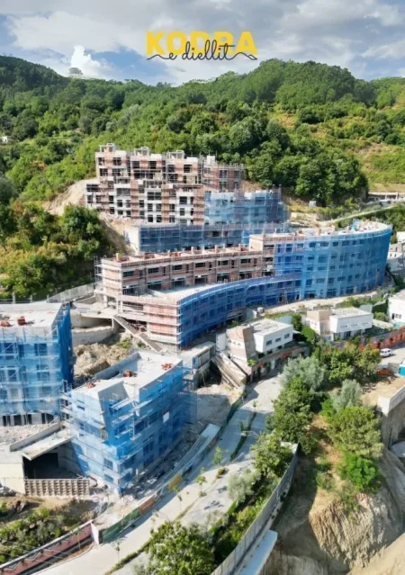 Tirane, shitet apartament 3+1+Ballkon Kati 6, 165 m² 271.600 € 