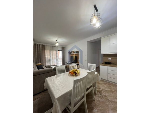 Shitet apartament 2+1+2 kompleksi "Green City"