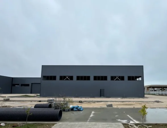 Durres, jepet me qera magazine Kati 0, 1.870 m² 4.150 € (Fllake)