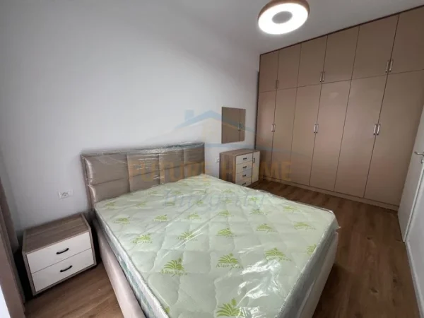 Tirane, jepet me qera apartament 1+1 Kati 8, 54 m² 415 € (FRESK , Residenca OXA)
