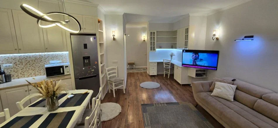 Tirane, jepet me qera apartament 3+1+Ballkon Kati 2, 118 m² 1.000 € (KODRA E DIELLIT)